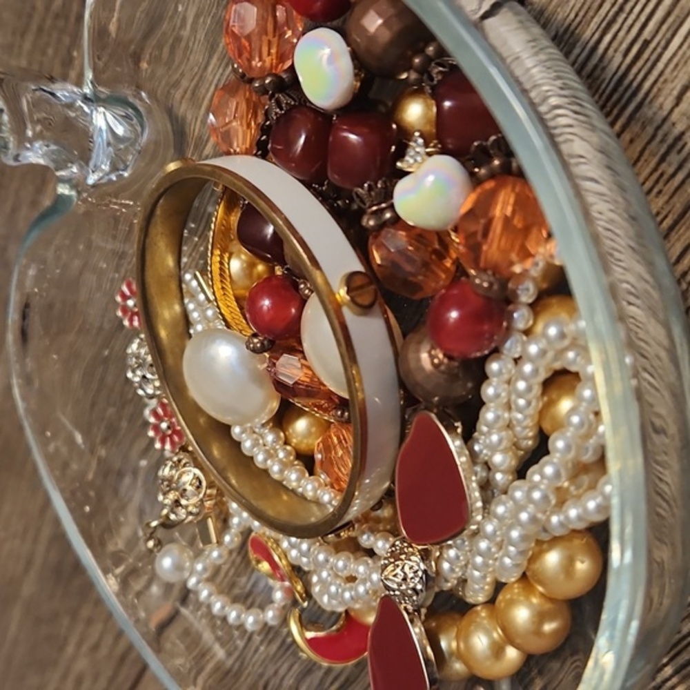 Apple Of My Eye Mystery Jewelry & Hair Jar